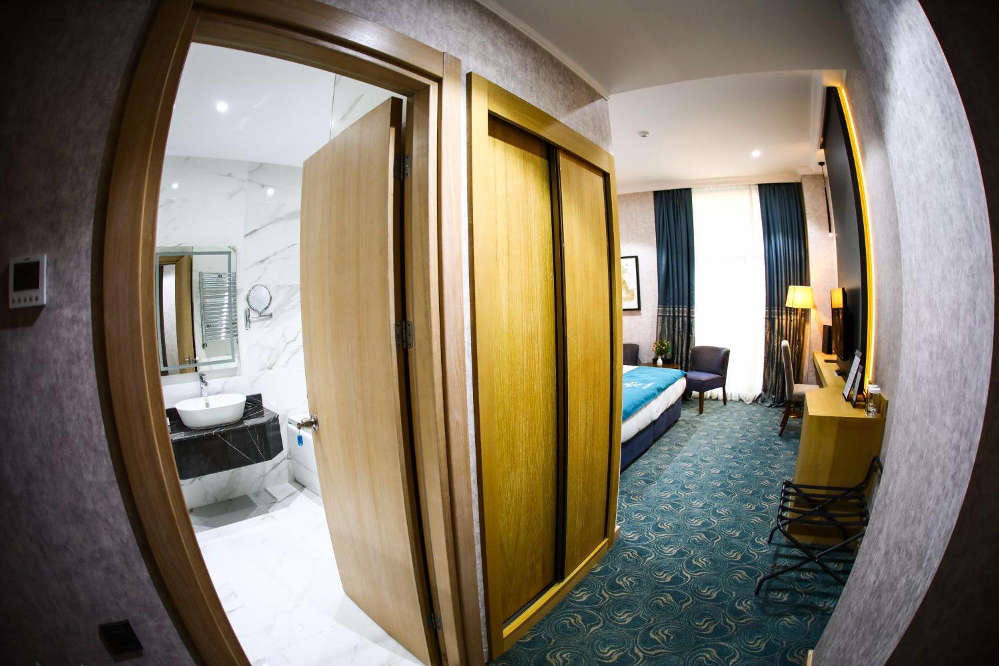 Iris Hotel Baku - Halal Hotel Eksteriør billede